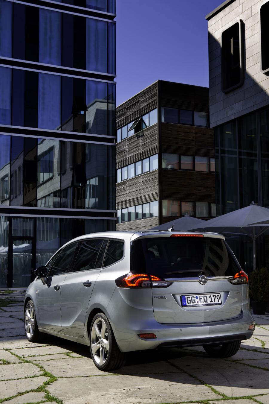  Opel Zafira Tourer 1.6 CDTi Ecotec 2013 года  (фото 13 из 46)